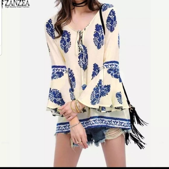 bagsnbistros Tops - Delft blue & white bell sleeve boho peasant top